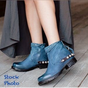 **SOLD* EUC Free People “Seifert” A.S. 98 Artisanal Blue Bootie Sz 40